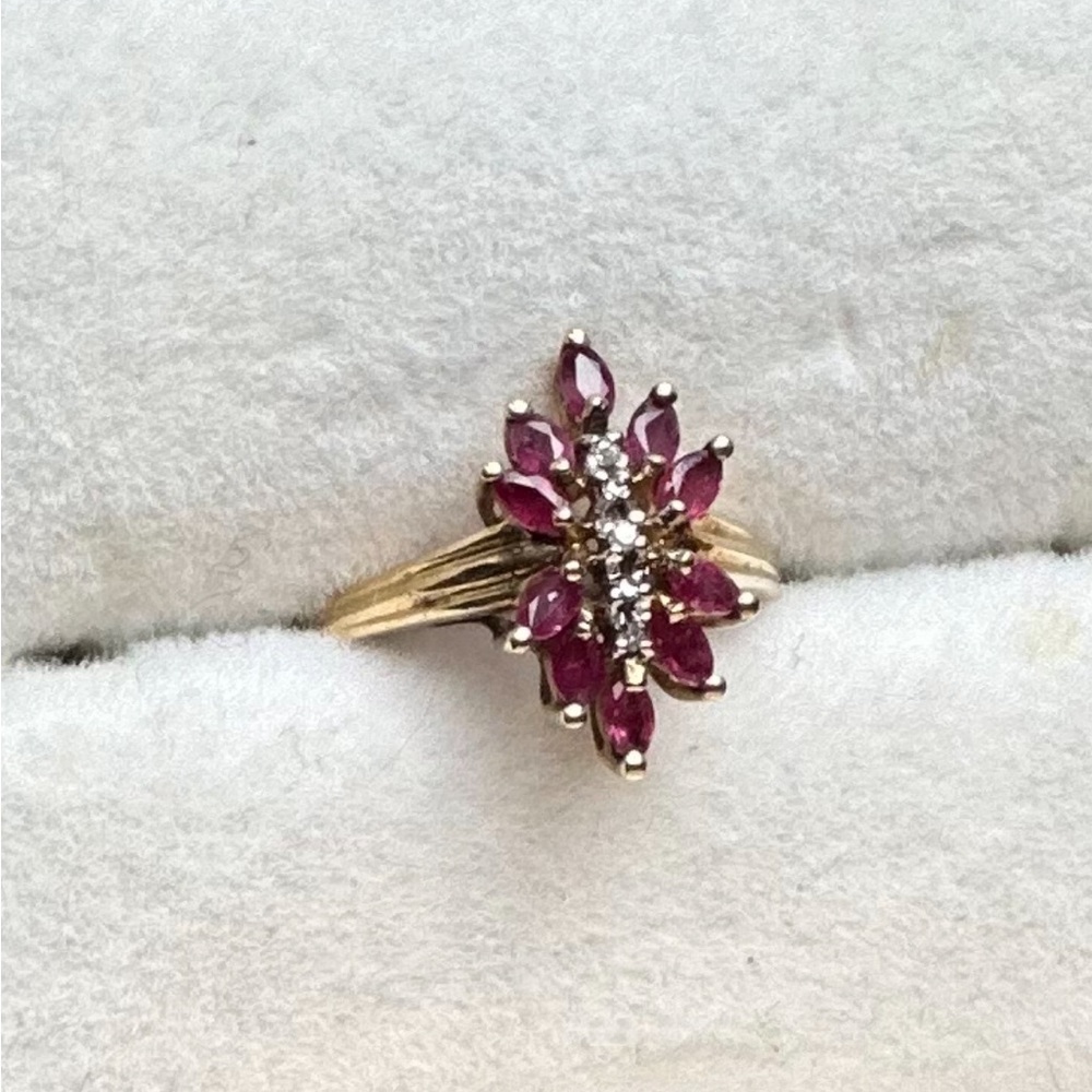 Ruby and Diamond Ring Genuine Ruby and Natural Diamonds - Picture 7 of 9